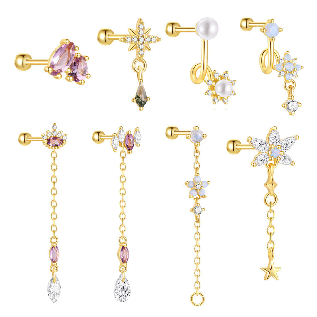 Johana – Gold earrings with a delicate silhouette.