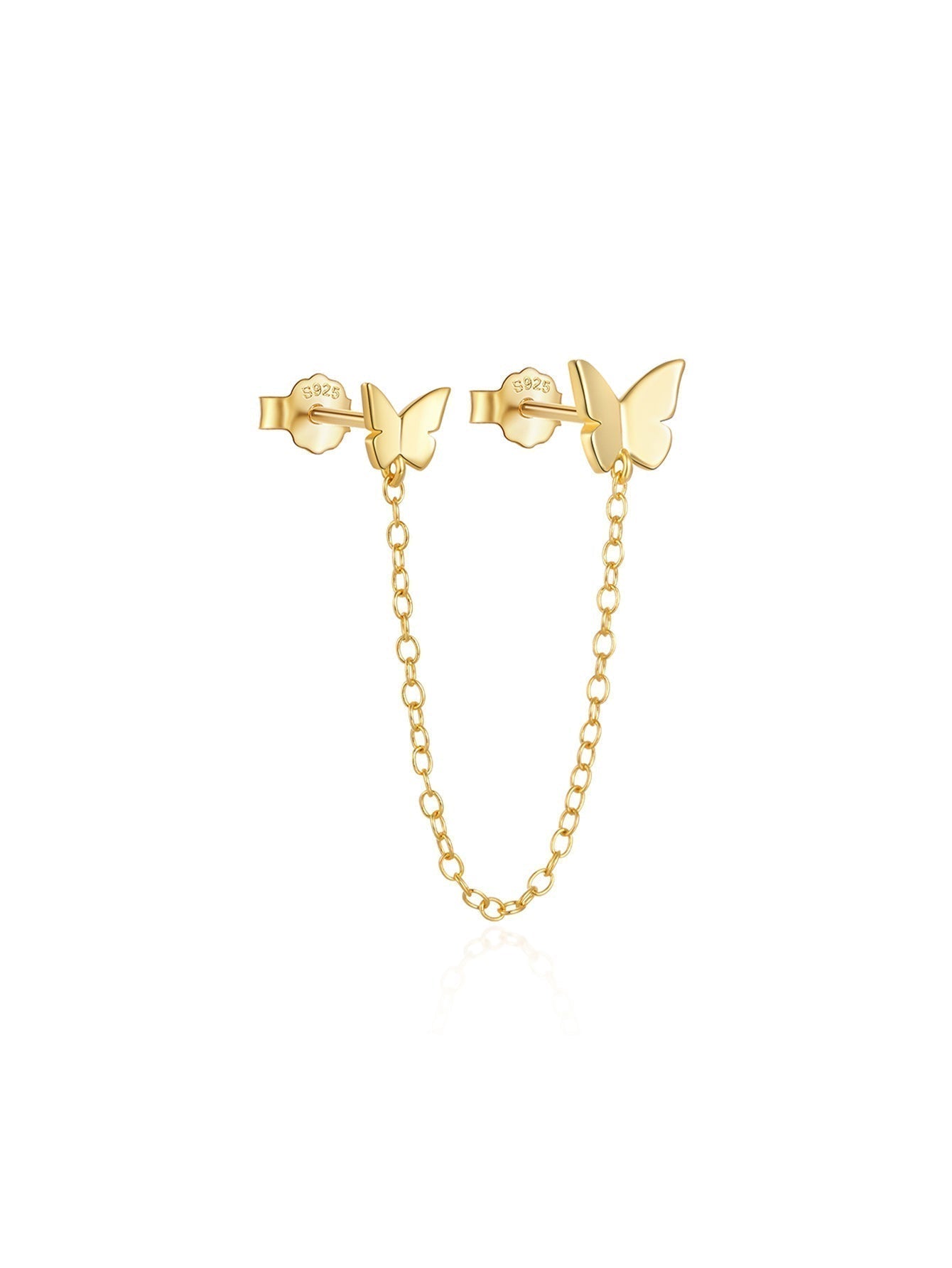 Karolína – Delicately curved gold earrings.