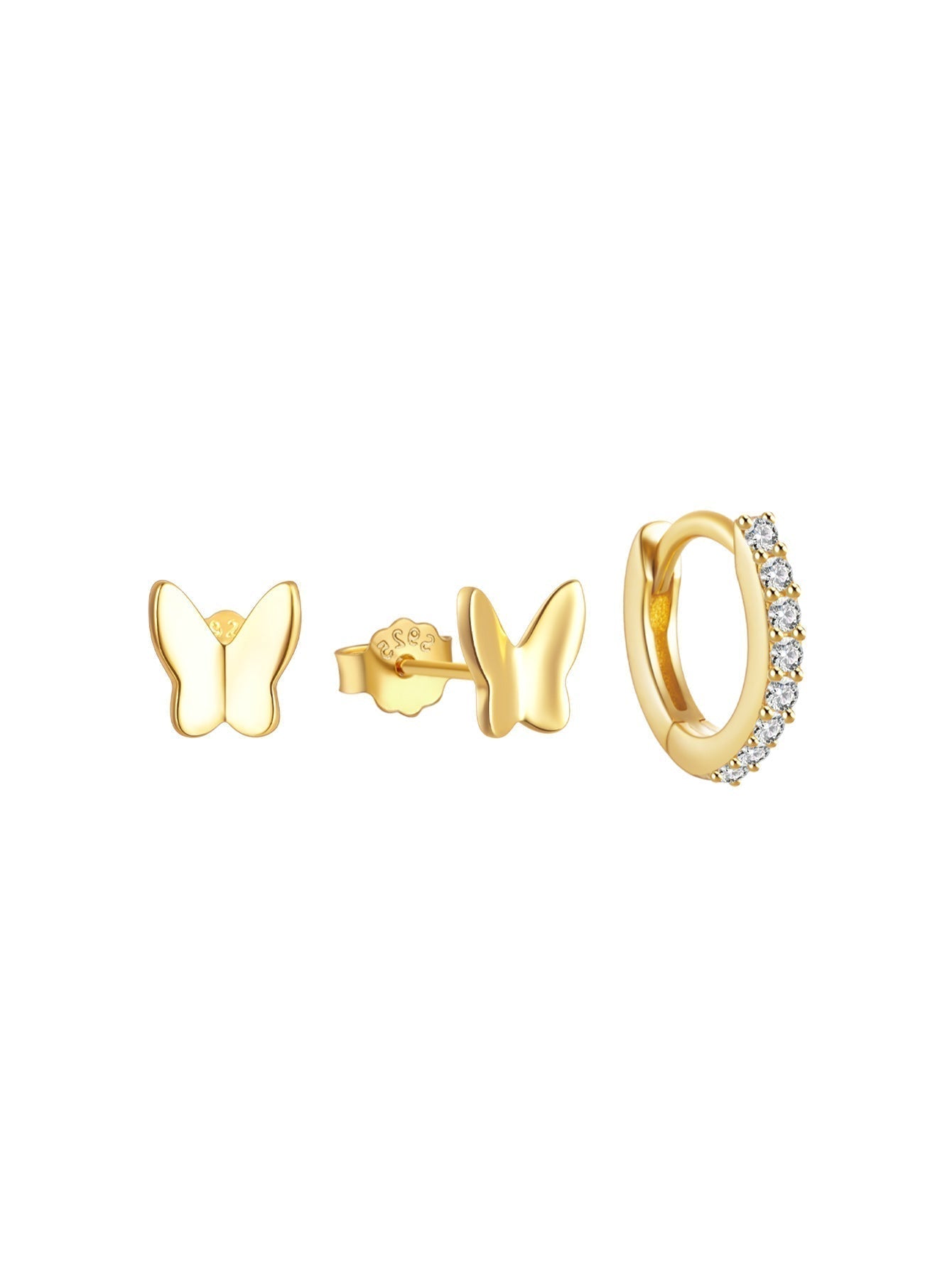 Karolína – Delicately curved gold earrings.