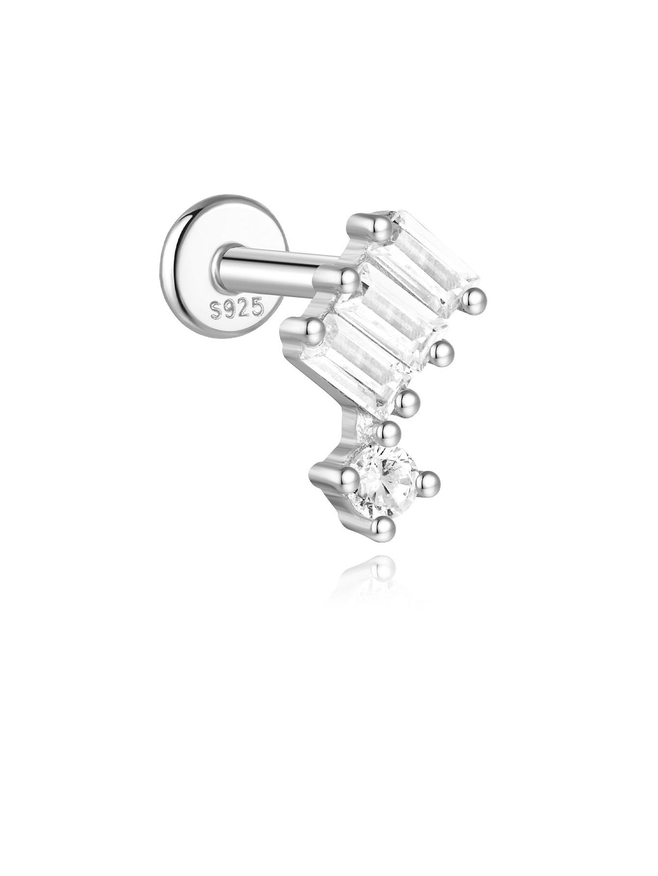 Golden earrings with a delicate curvature