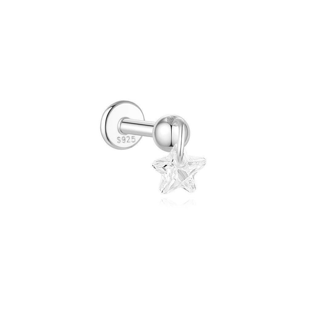 Lina – golden earrings with a filigree curvature.