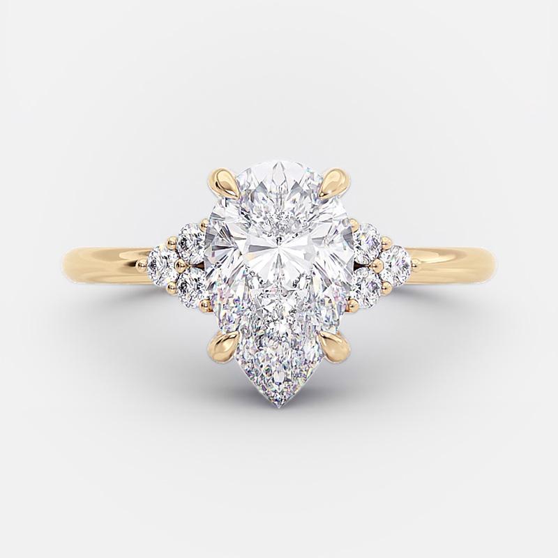Clarissa – Pear Cut Diamond Ring in Gold.