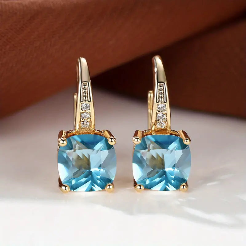 Klára – Drop earrings with square stone.