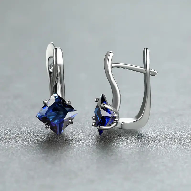 Lívia – Faceted Sapphire Drop Earrings.