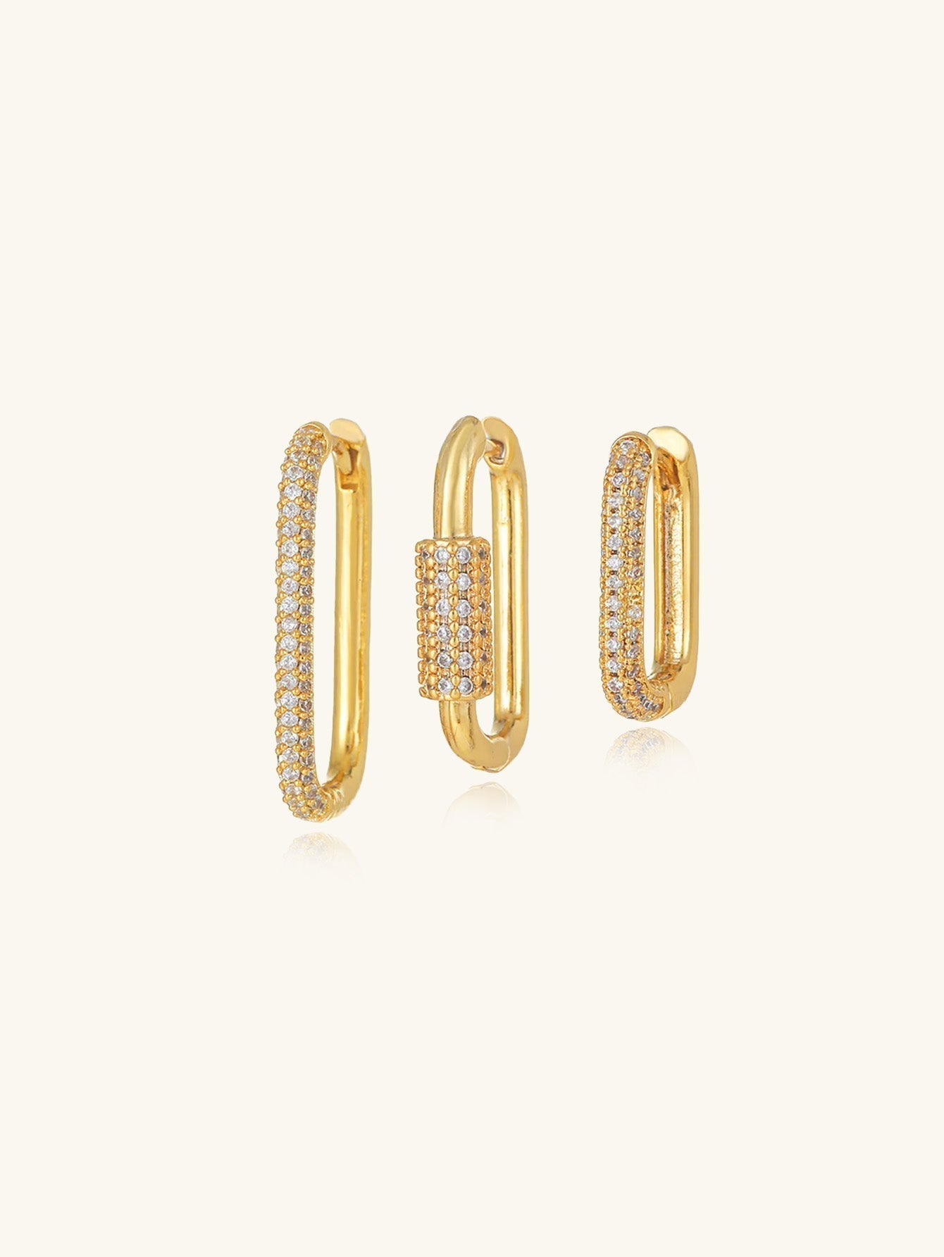 Lara - Gold earrings with a delicate curve