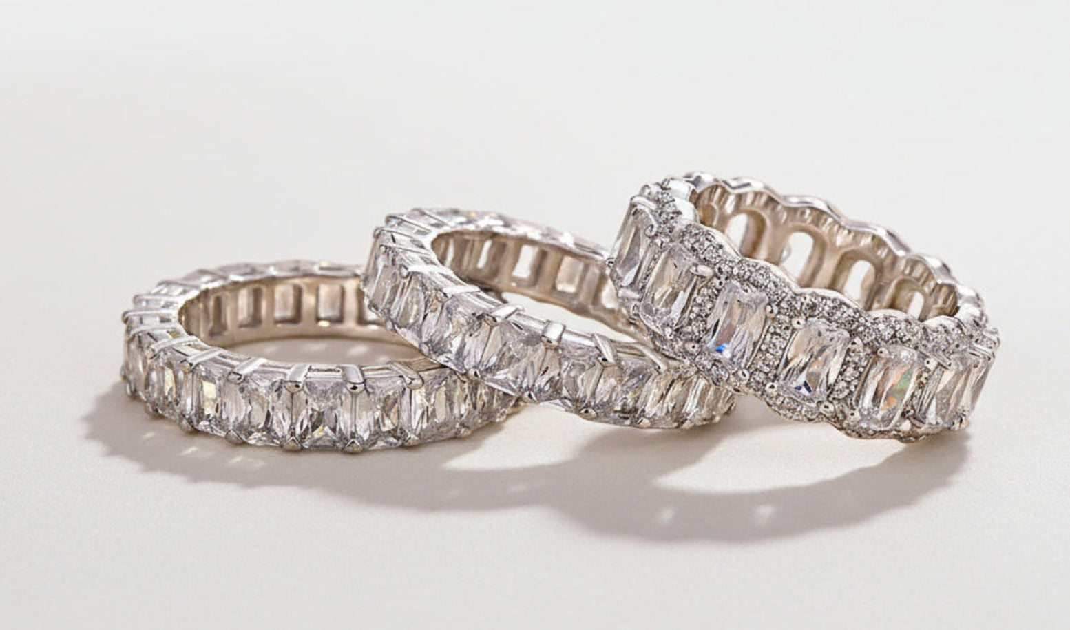 Leona – Three-row sparkling diamond ring.