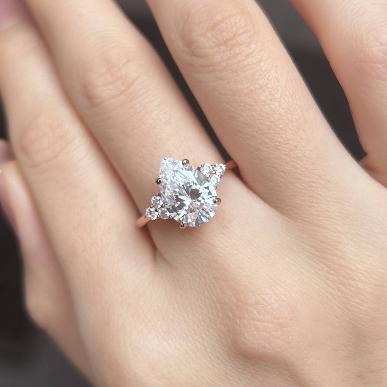 Clarissa – Pear Cut Diamond Ring in Gold.