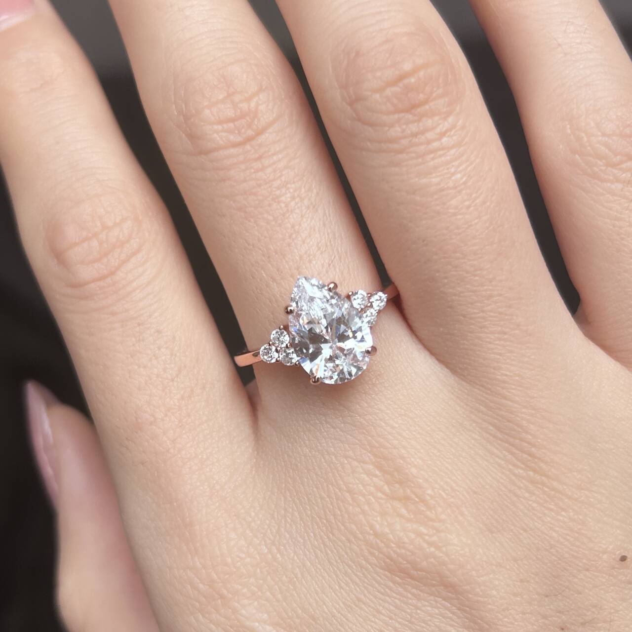 Clarissa – Pear Cut Diamond Ring in Gold.