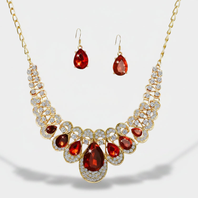 Marlena – A gold and ruby necklace with a bold character.