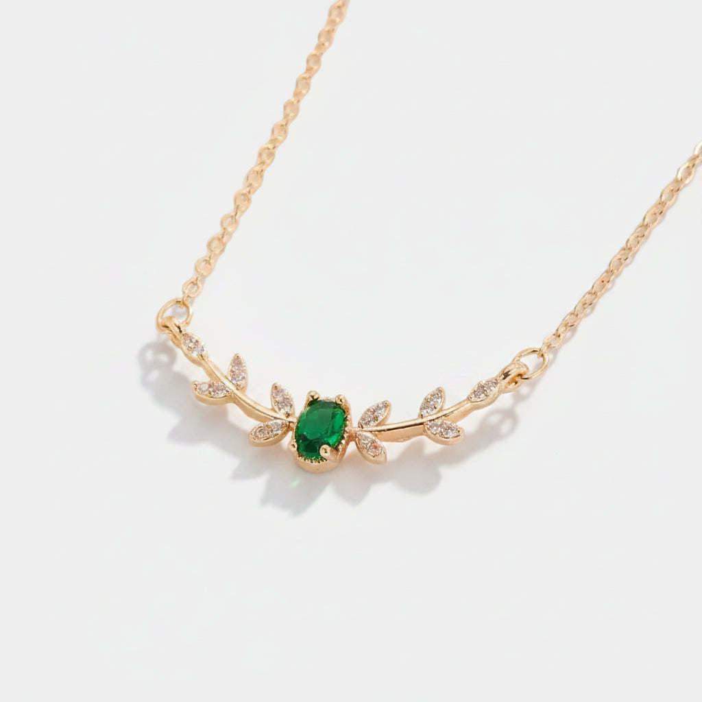 Klara – Double necklace with emerald pendant.