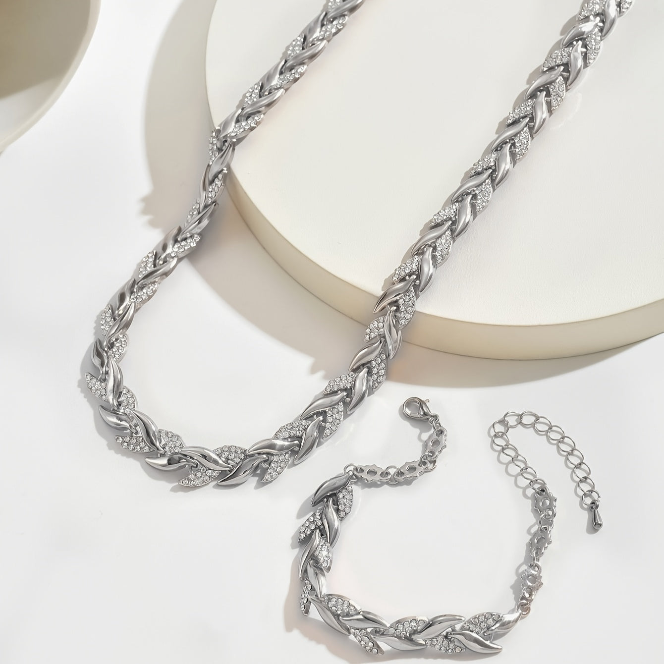 Nikola - Elegant Set