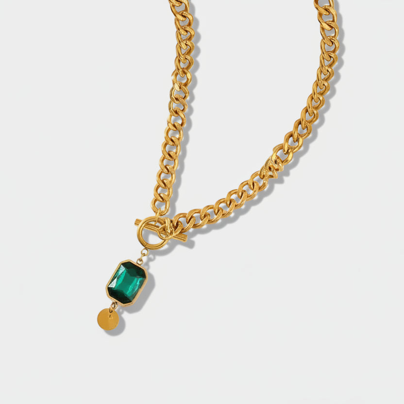 Tereza – Gold necklace with emerald pendant.