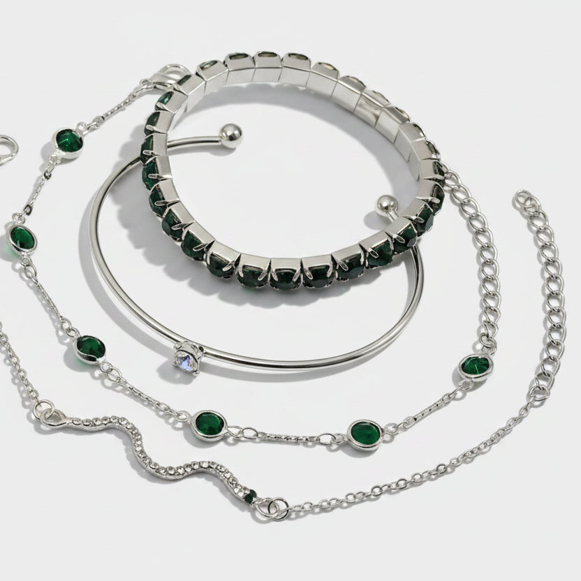 Johana – Bracelet with a playful design.