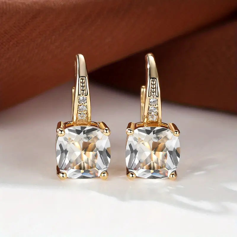 Klára – Drop earrings with square stone.