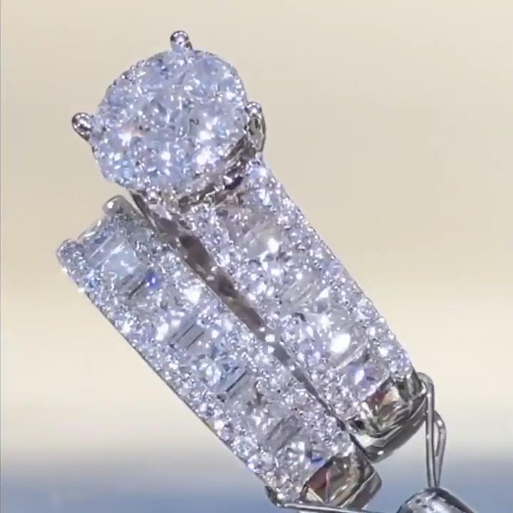 Beatrix – Double ring with pavé setting.
