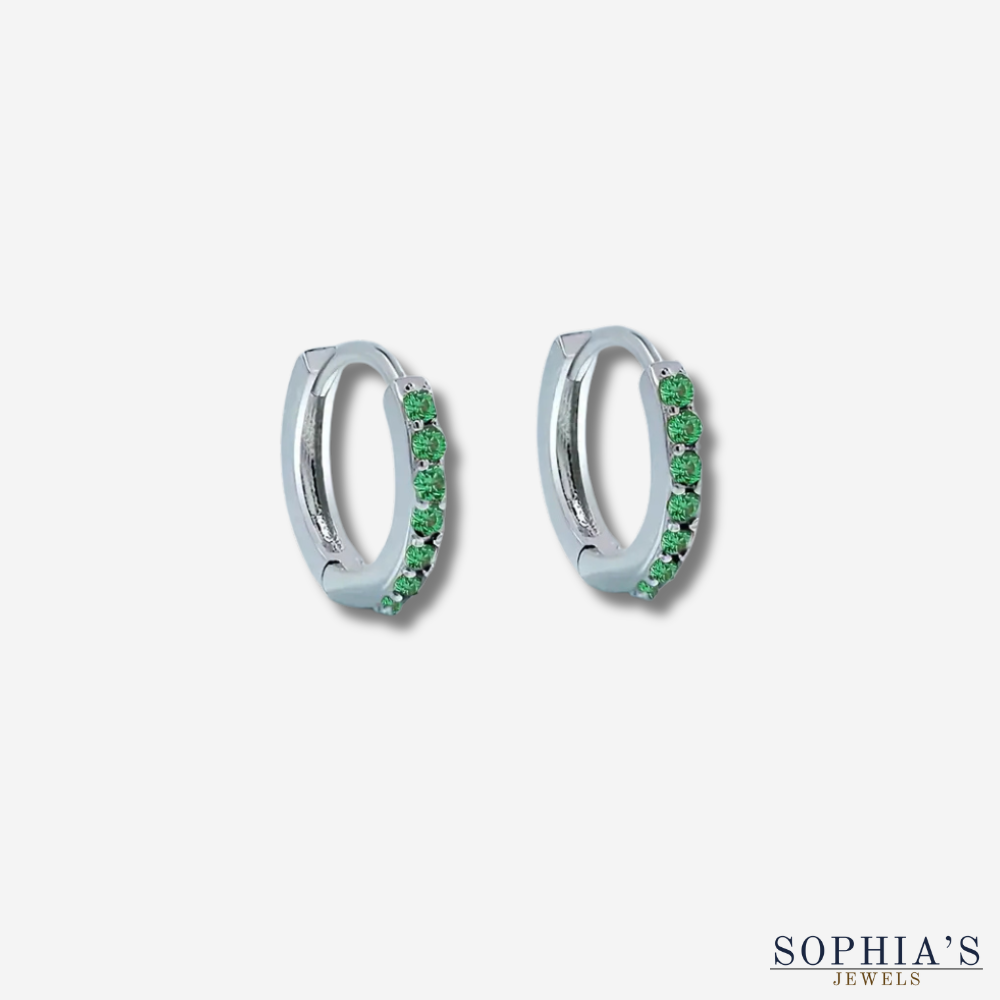 Nora – Gold earrings with delicate stones.
