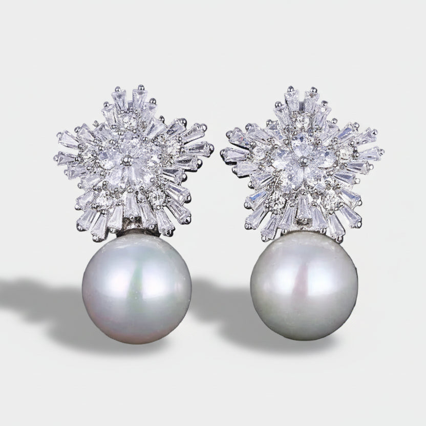 Selina – Pearl bracelet with gold pendant.