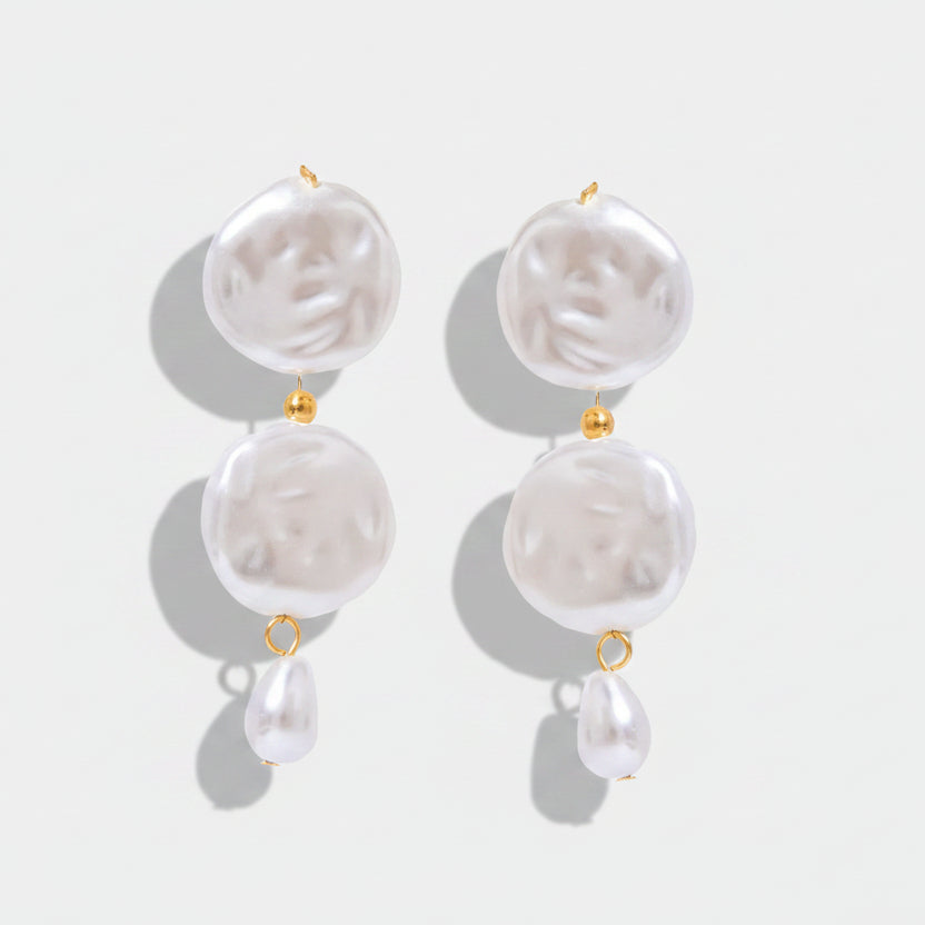 Romina – Gold bracelet with pearls and delicate links.