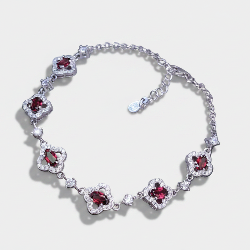 Barbora – Ruby ring with playful stone decoration.