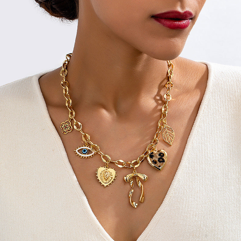 Teresa - Important necklace.