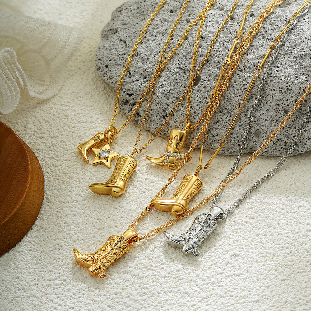 Johana – Delicate necklace with enchanting gold pendants.