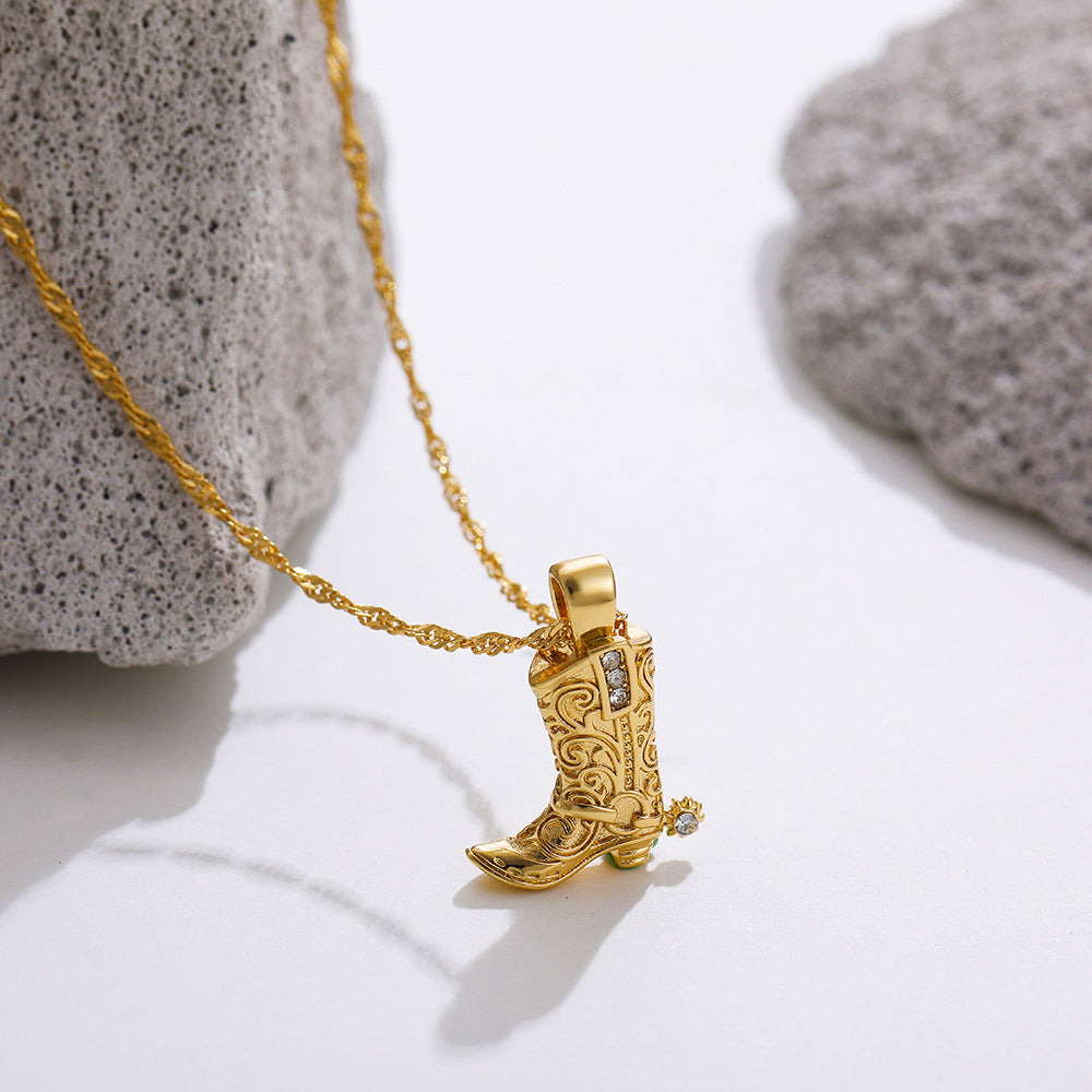 Johana – Delicate necklace with enchanting gold pendants.