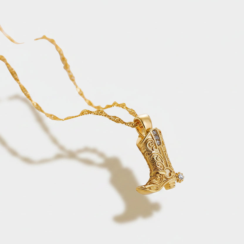 Johana – Delicate necklace with enchanting gold pendants.