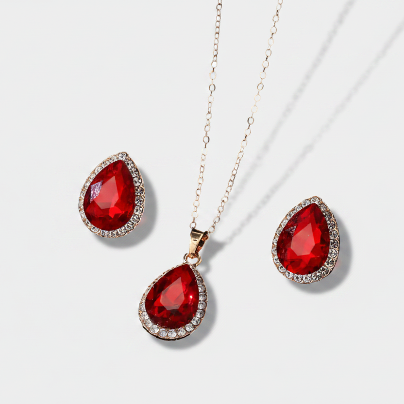 Tamara – Set with rubies and a delicate shade of color.