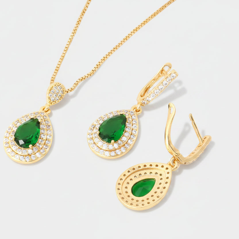 Elina – Emerald Pendant Necklace.
