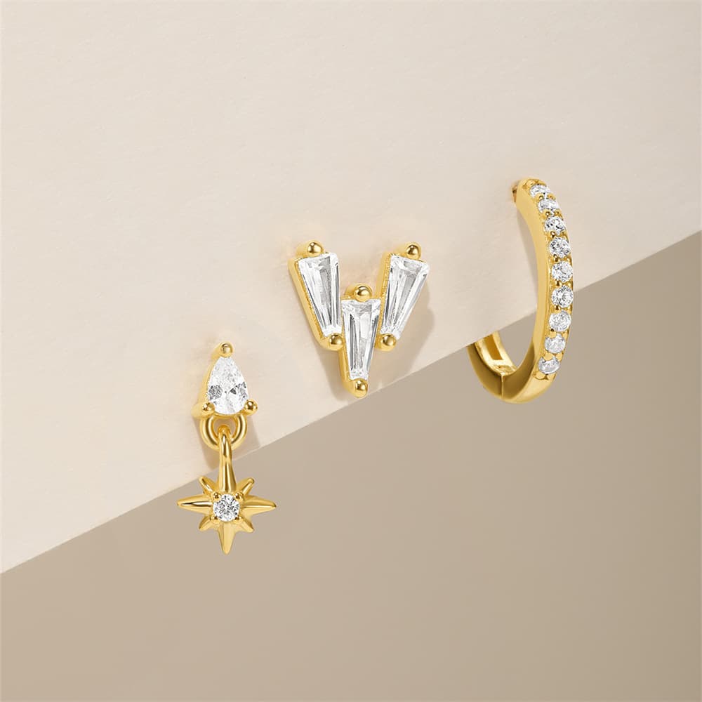 Luisa – Delicate earrings with a shiny texture.