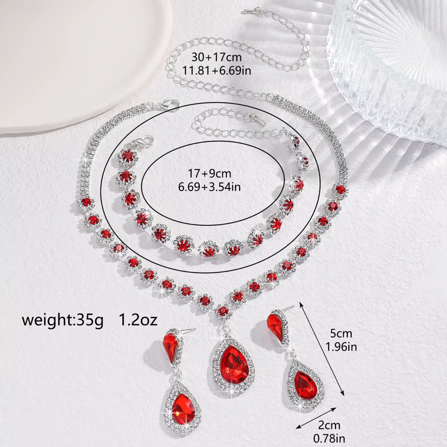 Helga-Marie – Collana di rubini con riflessi argentati.