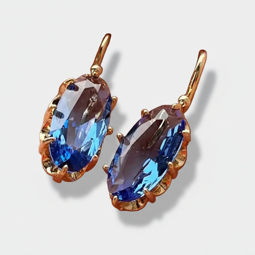 Johana – Sapphire ring with polished setting.