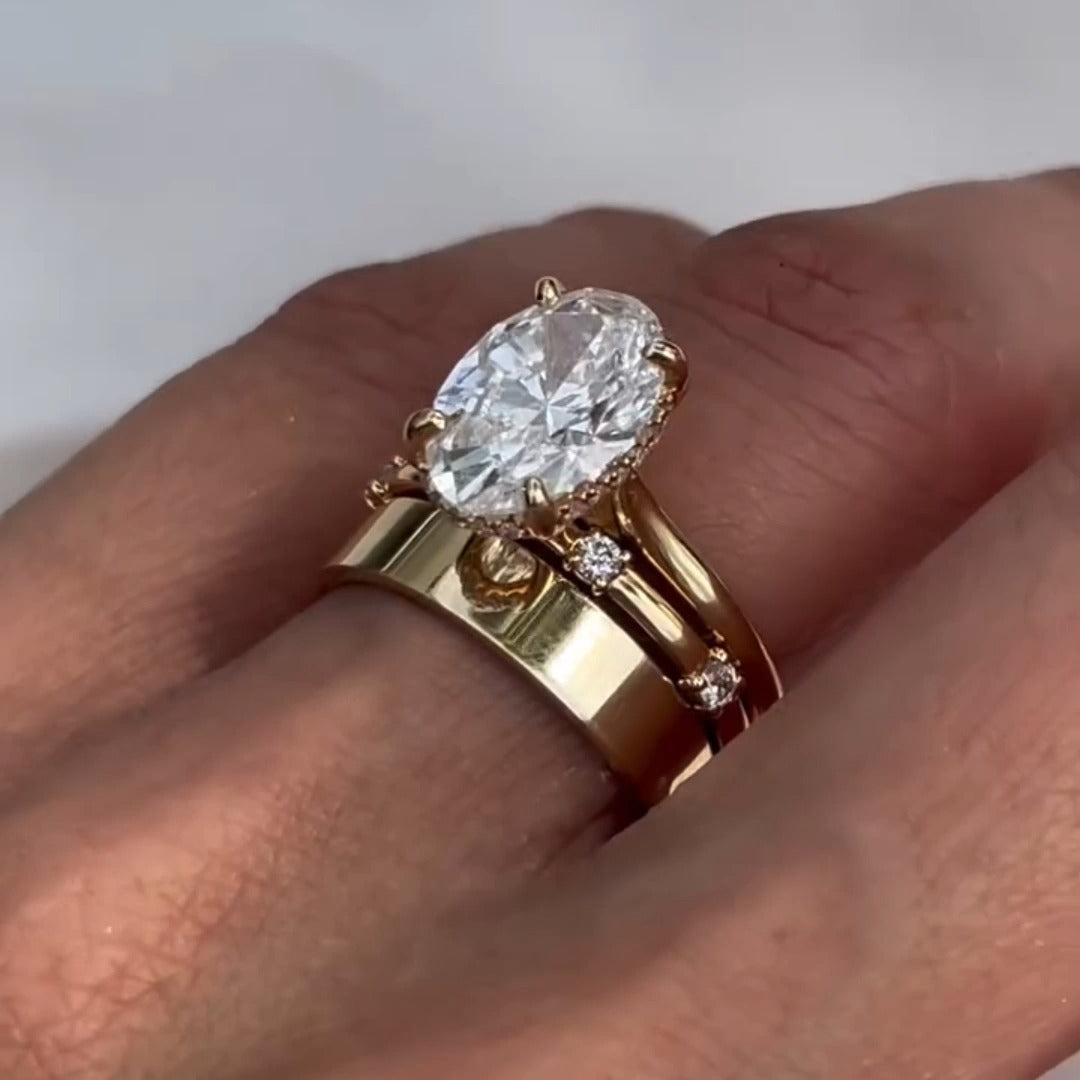Johana – solitaire ring with round diamond.