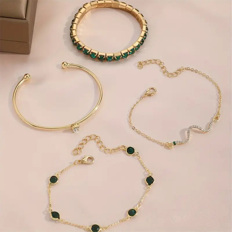 Johana – Bracelet with a playful design.