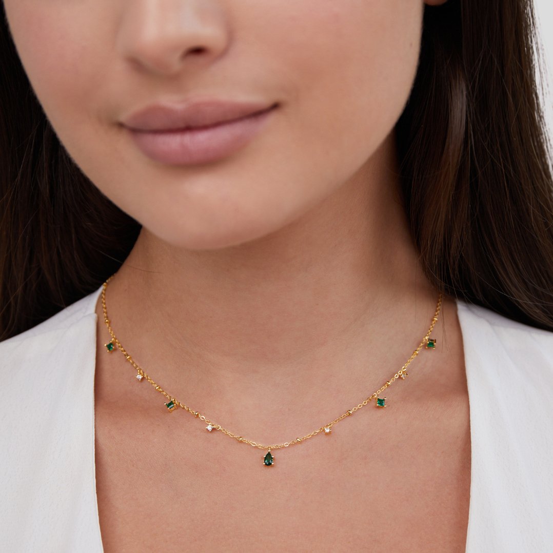 Marta – Collana in oro con pendente verde.
