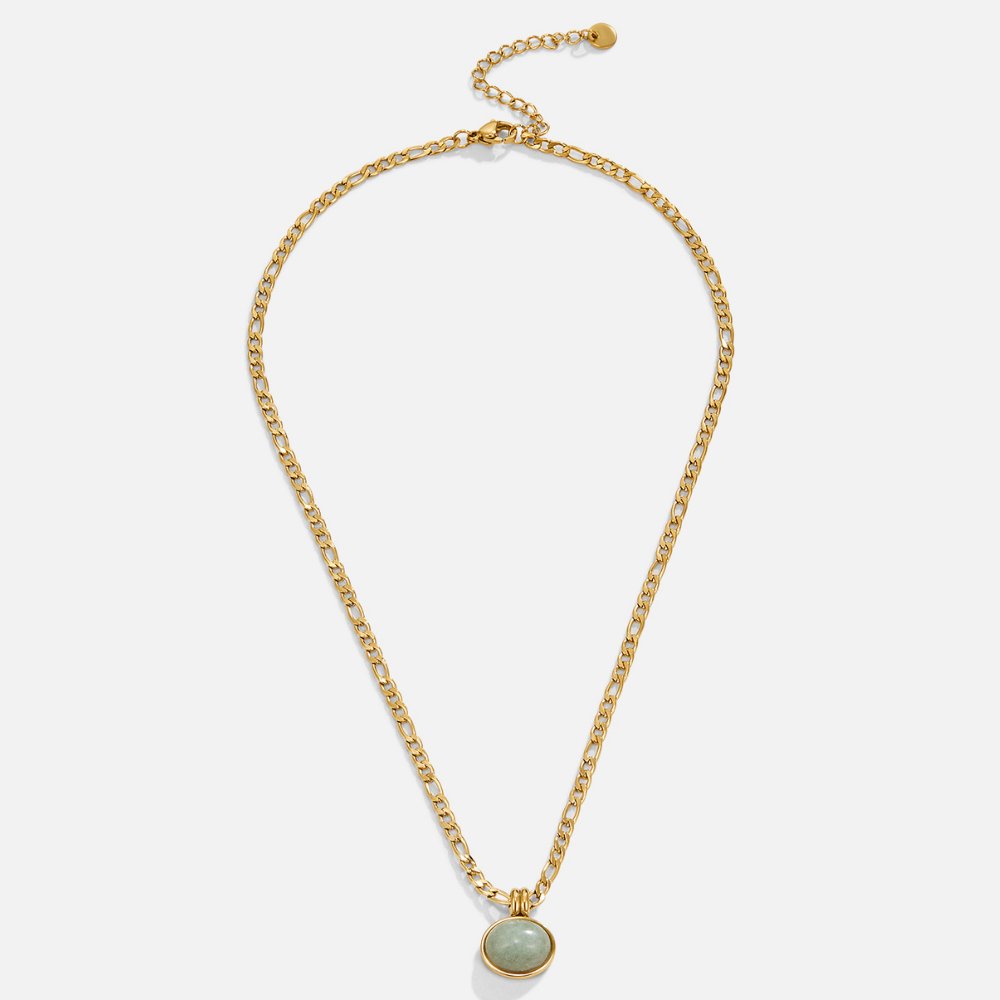 Klára-Marie – Round necklace with structured pendant.