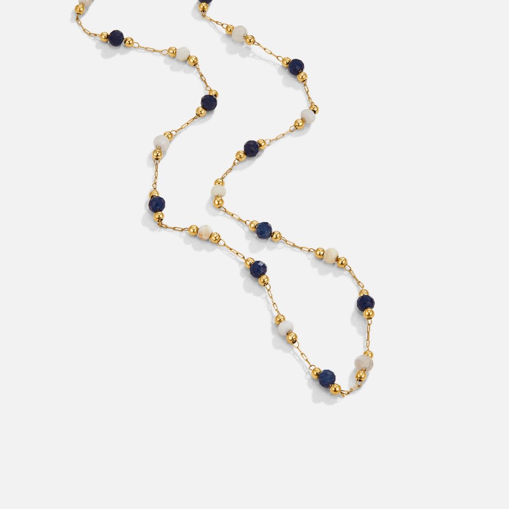 Johana – Delicate gold necklace with colored pearls.