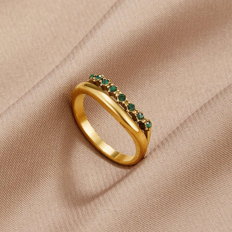 Elisa – Gold-plated ring with a delicate double row.