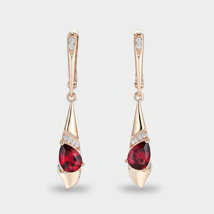Juliána – Ruby earrings with drop stone.