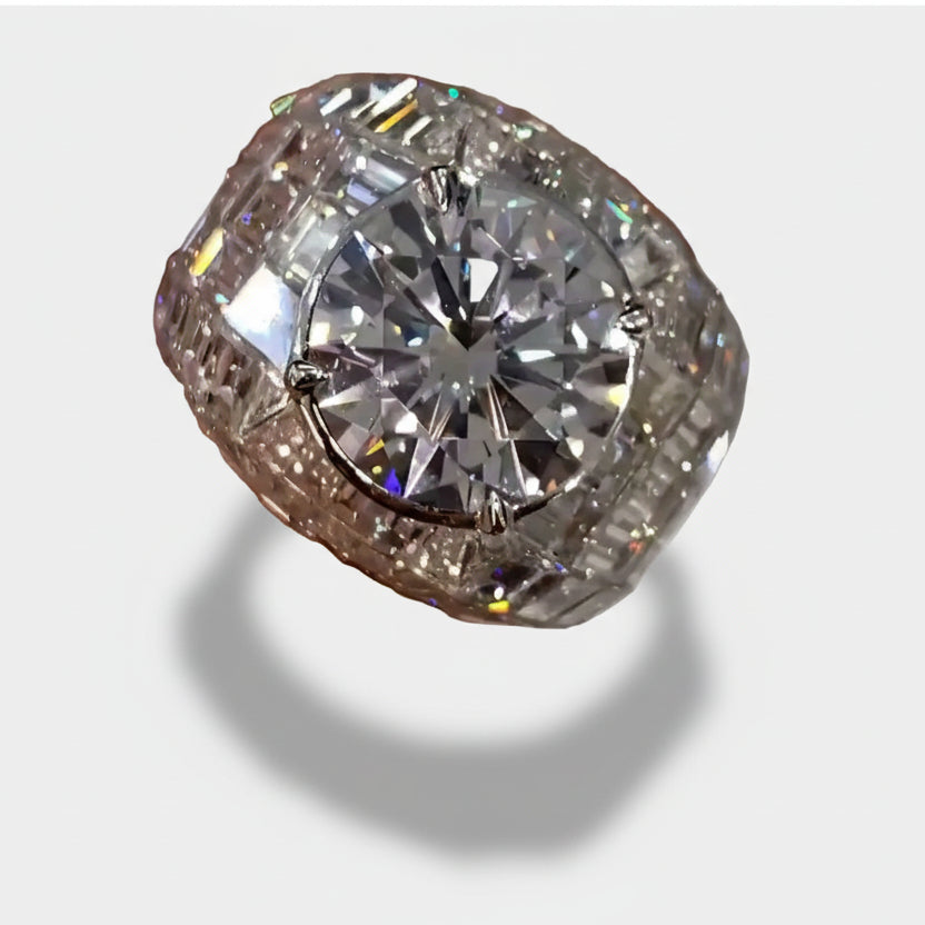 Anna-Lena – Silver ring with round-cut diamonds.