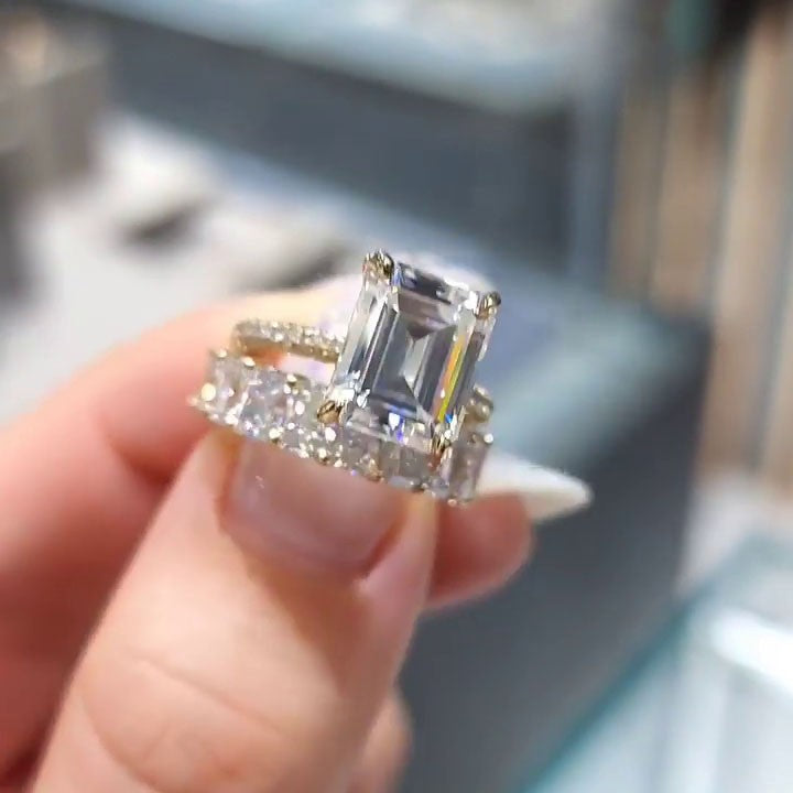 Nadja – Diamond ring with rectangular center.