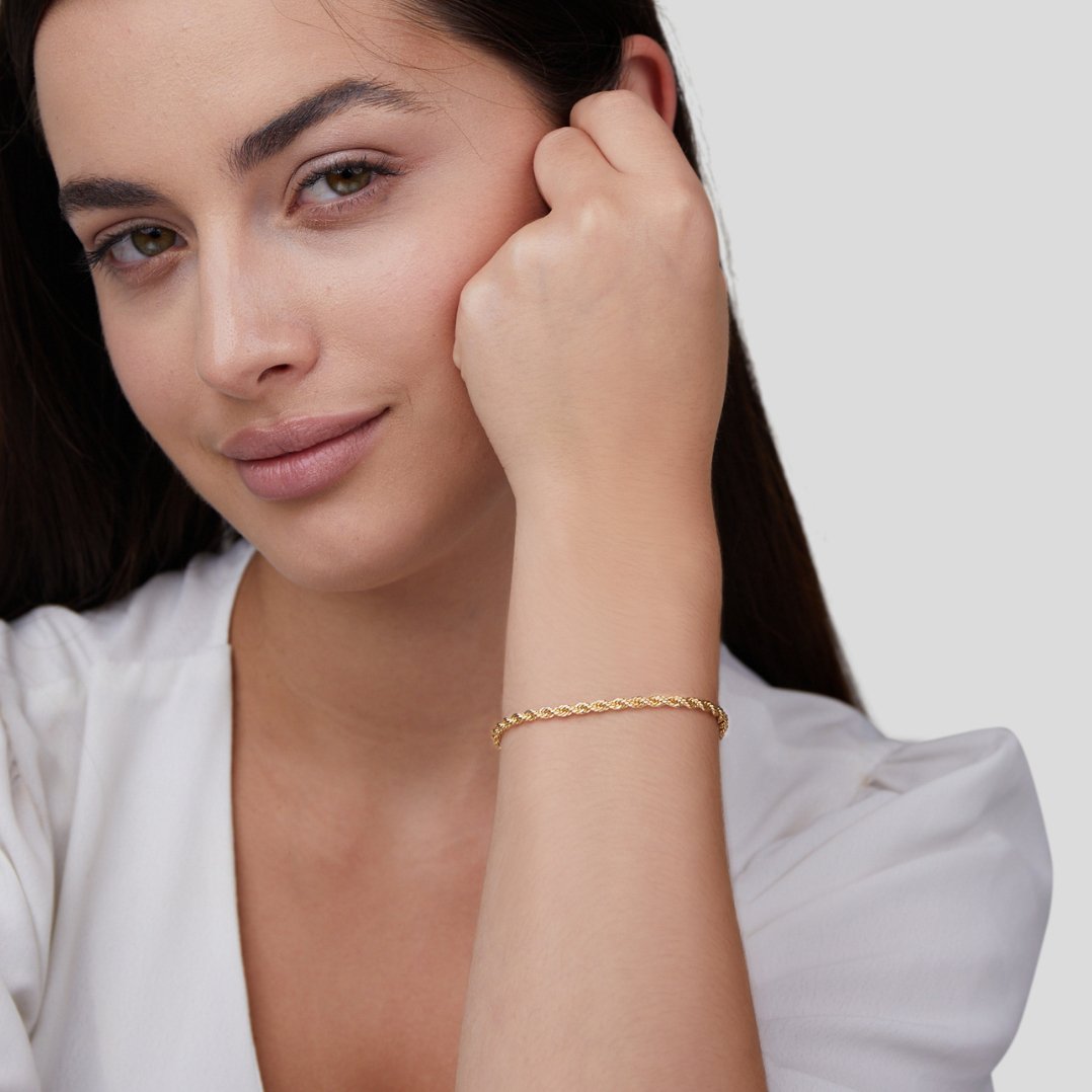Elegant braided gold bracelet