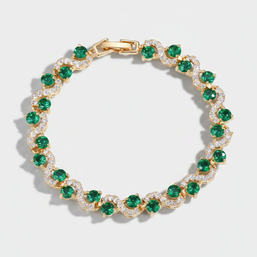 Celina – Emerald wristwatch with gold details.