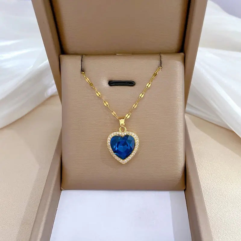 Marisa – Delicate sapphire pendant.