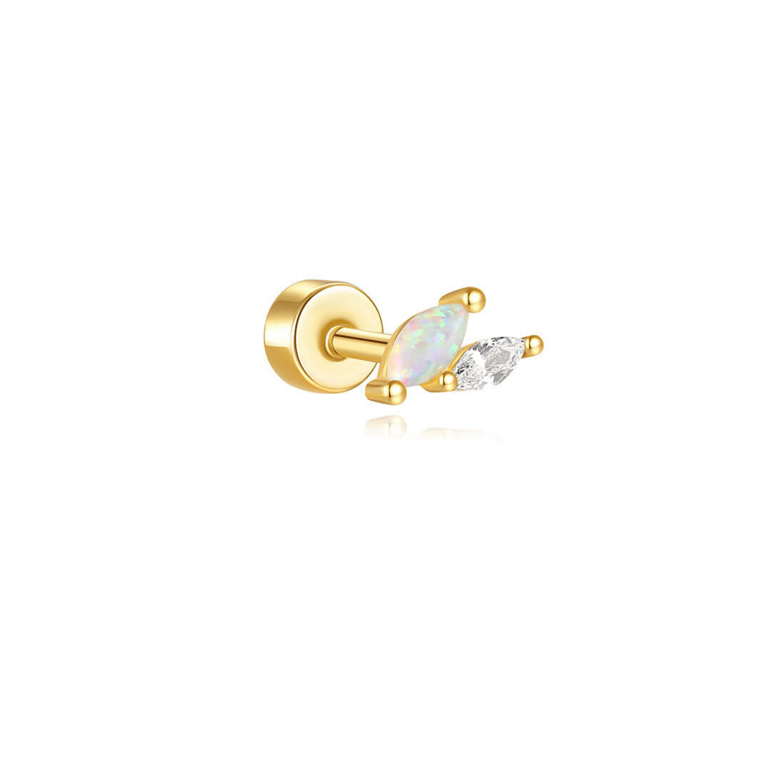 Monika – small earrings with discreet elegance.