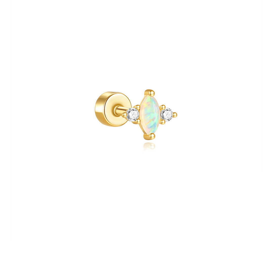 Monika – small earrings with discreet elegance.