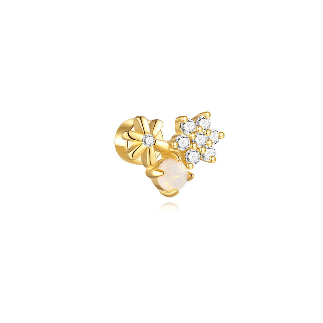 Monika – small earrings with discreet elegance.