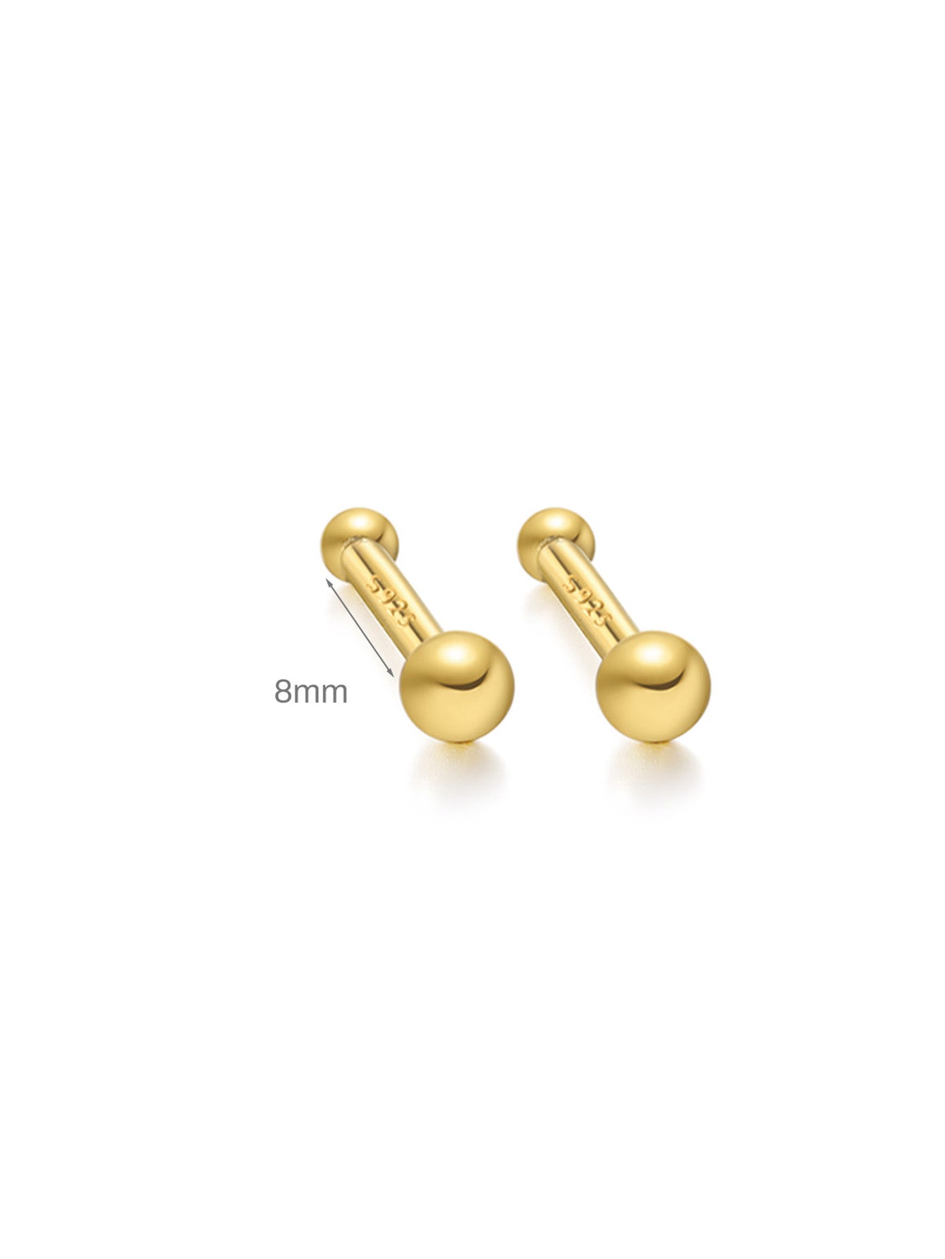 Isabela – Gold earrings with a delicate and fluid shape.