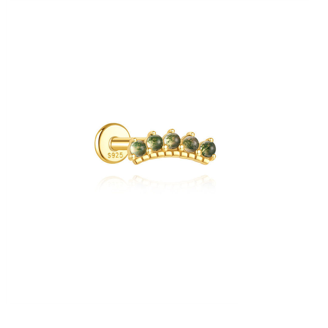 Annika – Gold earrings with a clean and modern shape.