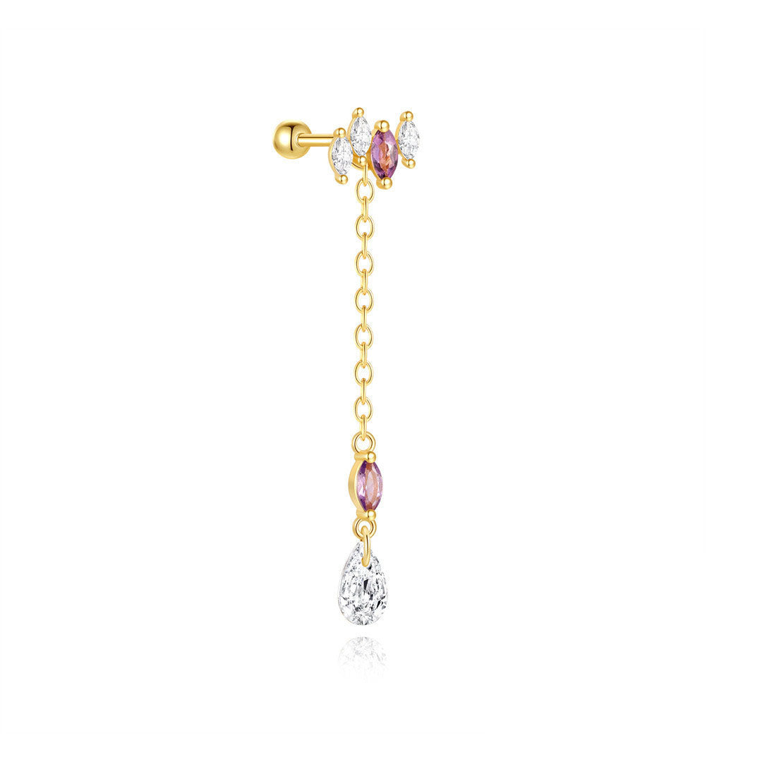 Johana – Gold earrings with a delicate silhouette.